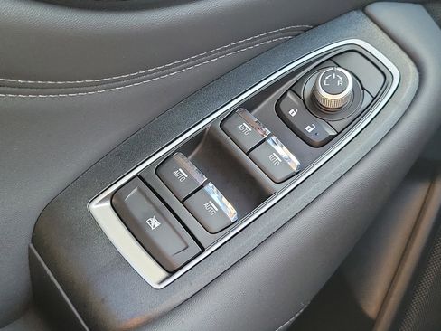 Used 2023 Subaru Outback Limited image 25