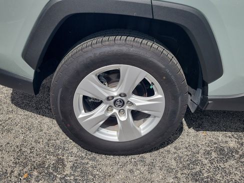 Used 2020 Toyota RAV4 XLE w/ Convenience Package FWD image 39