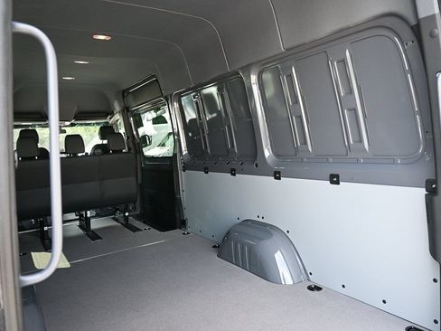 Used 2025 Mercedes-Benz Sprinter 2500 image 29