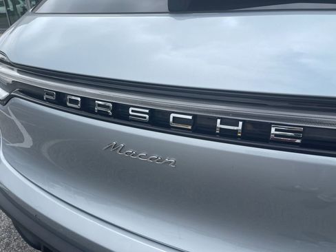 Used 2023 Porsche Macan Turbo image 5