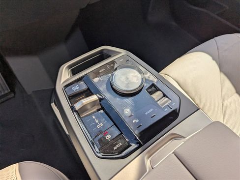 New 2026 BMW iX xDrive60 w/ Premium Package image 17