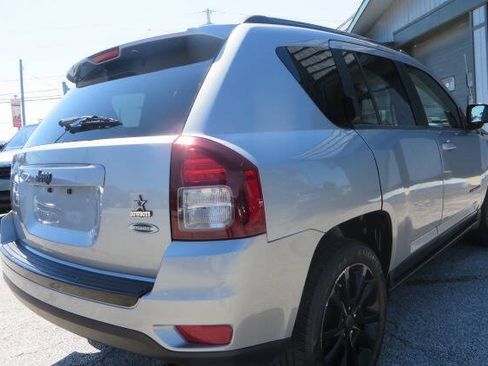 Used 2015 Jeep Compass Sport w/ Power Value Group FWD image 3