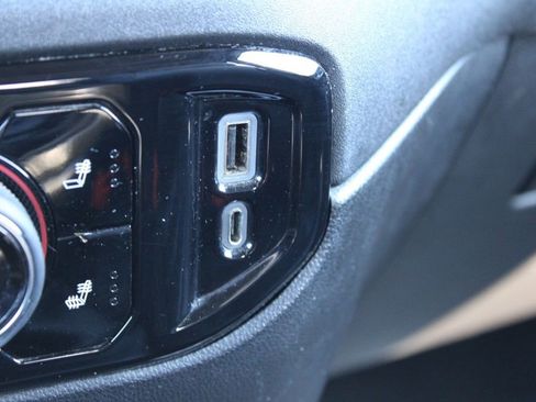 Used 2022 Chevrolet Silverado 1500 RST w/ Redline Edition image 39