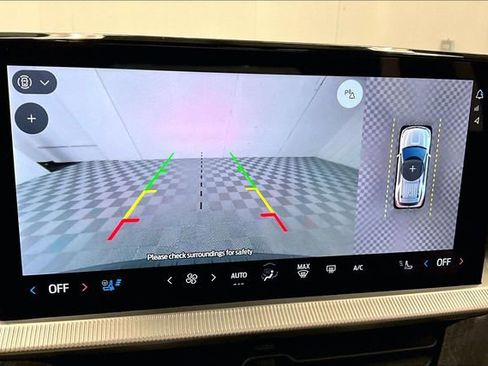 Used 2025 Ford Explorer Platinum w/ Ultimate Package image 28