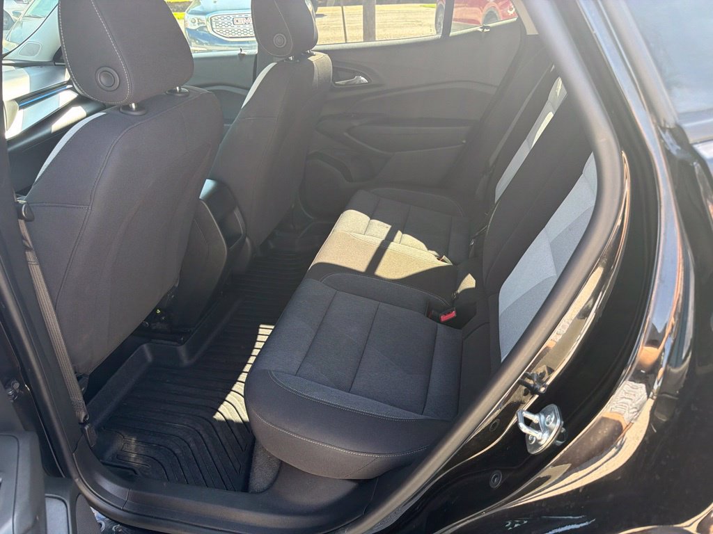 Used 2025 Chevrolet Trax LS w/ Driver Confidence Package FWD image 36