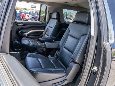 Used 2018 Chevrolet Suburban LT image 17