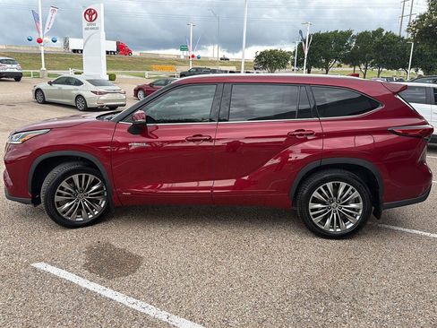 Used 2020 Toyota Highlander Platinum AWD/4WD image 6