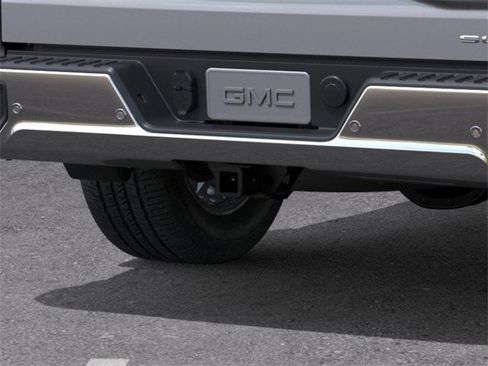 New 2026 GMC Sierra 1500 SLE w/ Preferred Package image 14