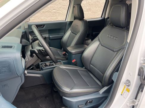 Used 2025 Ford Maverick Lobo image 23