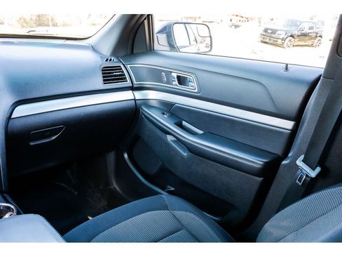 Used 2017 Ford Explorer XLT w/ Equipment Group 201A image 15