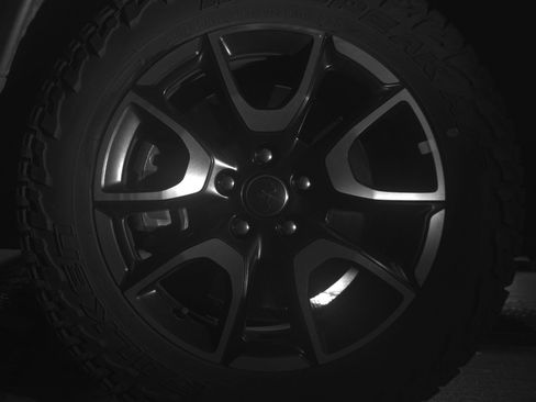 Used 2025 Jeep Compass Trailhawk AWD/4WD image 12