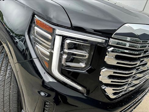 New 2026 GMC Sierra 1500 Denali w/ Denali Reserve Package AWD/4WD image 8