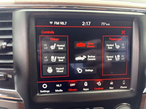 Used 2018 RAM 1500 Laramie AWD/4WD image 14