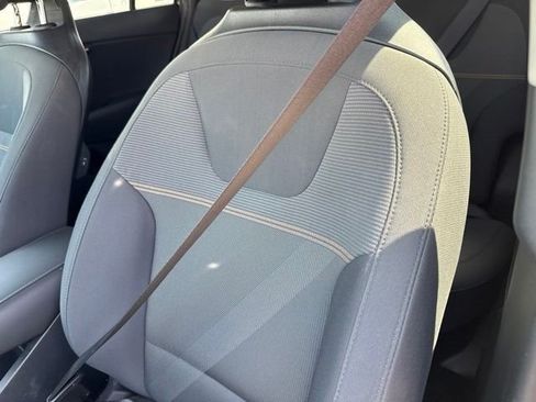 Used 2025 Kia Niro LX FWD image 10