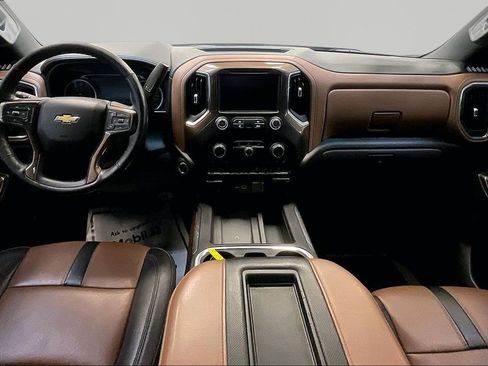 Used 2019 Chevrolet Silverado 1500 High Country w/ High Country Premium Package AWD/4WD image 8