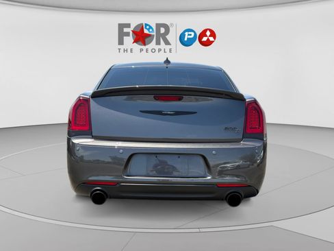 Used 2019 Chrysler 300 S w/ S Model Appearance Package RWD image 4