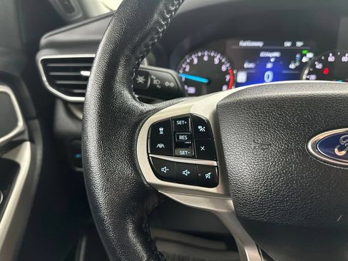 Used 2021 Ford Explorer XLT w/ Equipment Group 202A AWD/4WD image 42