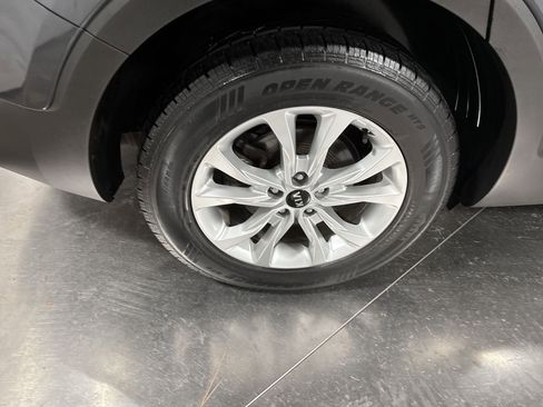 Used 2020 Kia Telluride LX image 13