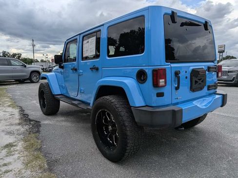 Used 2018 Jeep Wrangler Unlimited Sahara w/ Connectivity Group AWD/4WD image 5