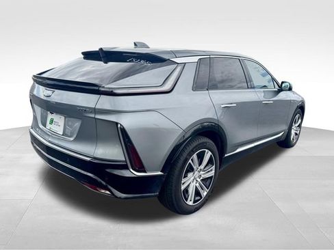 Used 2024 Cadillac Lyriq Tech AWD/4WD image 8