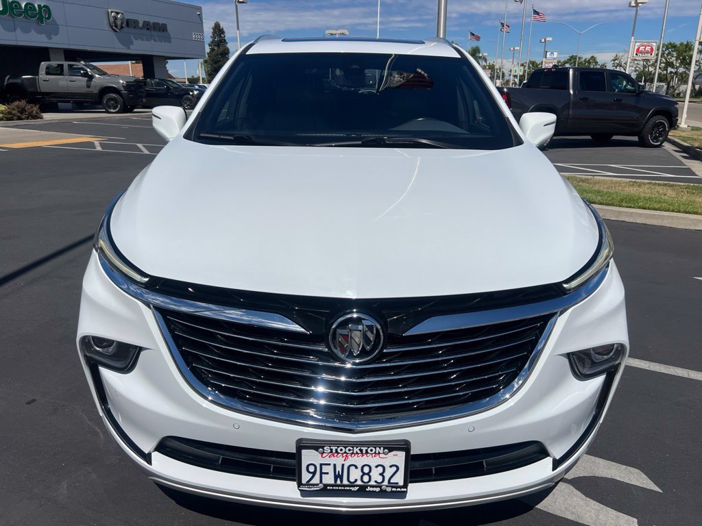 Used 2023 Buick Enclave Essence w/ Experience Buick Package FWD image 8