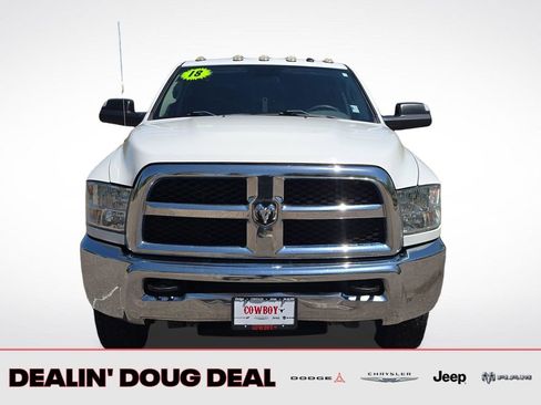 Used 2018 RAM 2500 Tradesman w/ Chrome Appearance Group AWD/4WD image 9