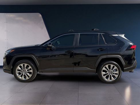 Used 2025 Toyota RAV4 XLE Premium image 2