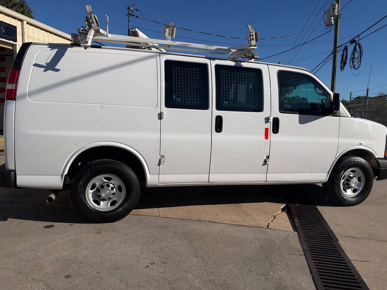 Used 2015 Chevrolet Express 2500 RWD image 7