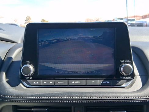 Used 2024 Nissan Rogue SV image 19