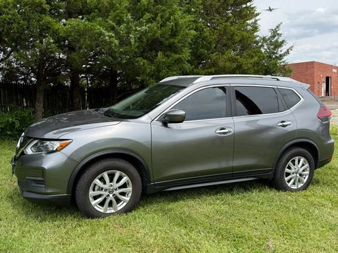 Used 2020 Nissan Rogue SV FWD image 6
