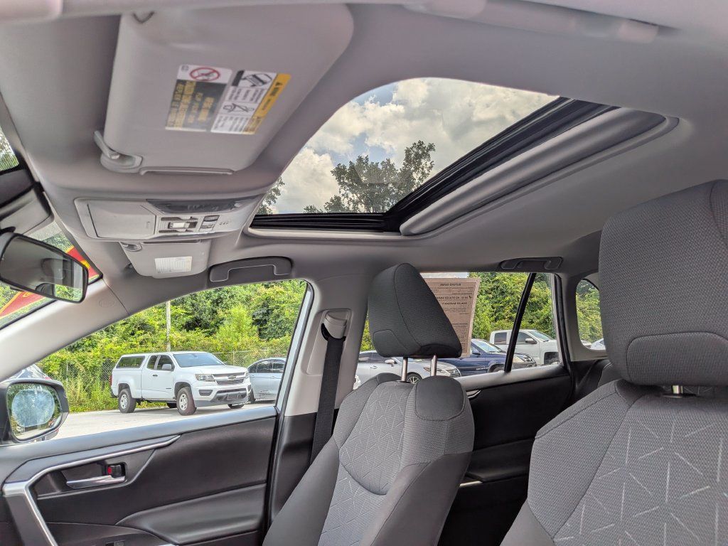 Used 2022 Toyota RAV4 XLE w/ Convenience Package FWD image 24