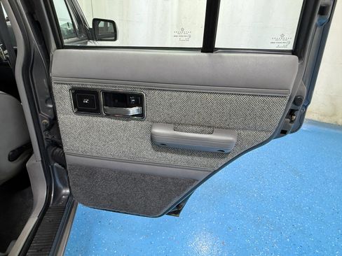 Used 1990 Jeep Cherokee Laredo RWD image 32
