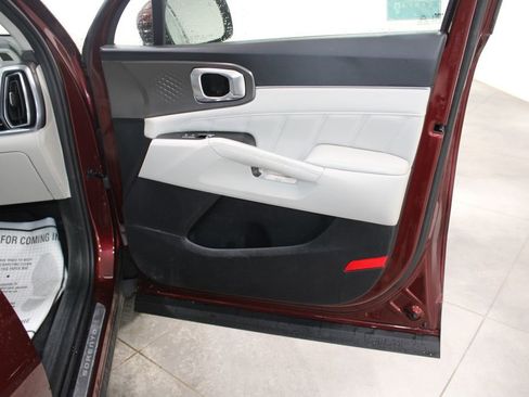 Used 2024 Kia Sorento SX image 32