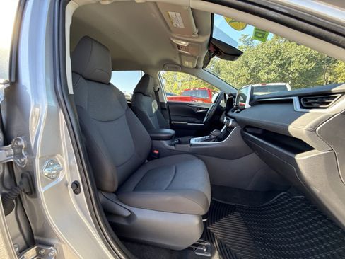 Used 2024 Toyota RAV4 XLE image 10