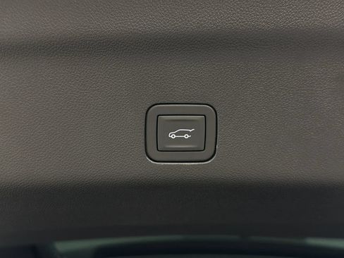Used 2026 GMC Yukon Denali w/ Denali Reserve Package AWD/4WD image 18
