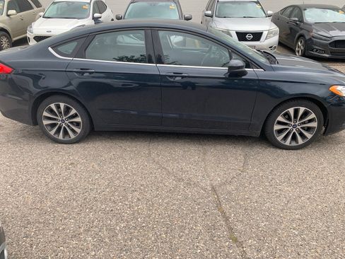 Used 2020 Ford Fusion SE AWD/4WD image 3