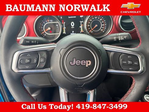 Used 2023 Jeep Gladiator Rubicon w/ Cold Weather Group AWD/4WD image 19