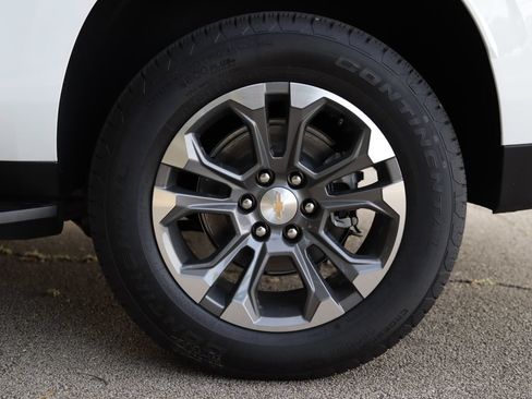 New 2026 Chevrolet Suburban LT w/ Comfort Package AWD/4WD image 42