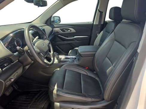 Used 2021 Chevrolet Traverse RS FWD image 11
