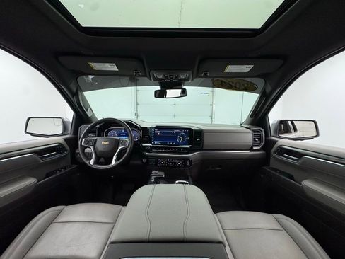 Used 2024 Chevrolet Silverado 1500 LTZ image 3