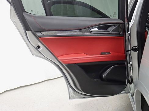 Used 2021 Alfa Romeo Stelvio Ti Sport image 35