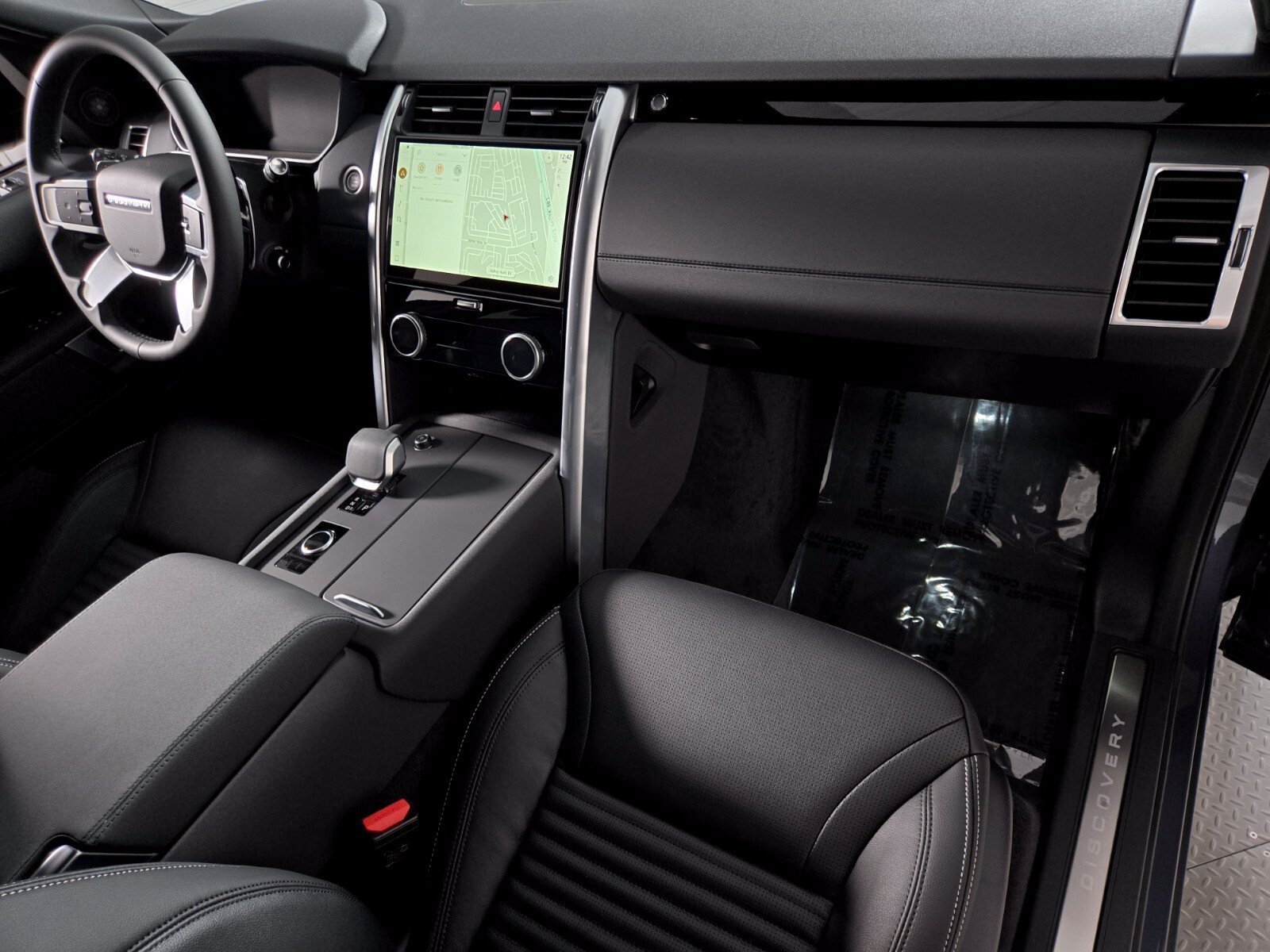 New 2026 Land Rover Discovery S AWD/4WD image 19