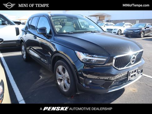 Used 2021 Volvo XC40 T5 Momentum w/ Premium Package AWD/4WD image 1