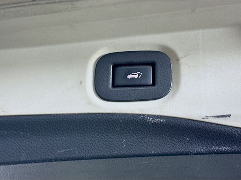 Used 2018 Nissan Rogue SL w/ Premium Package FWD image 30