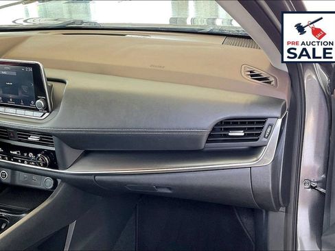 Used 2023 Nissan Rogue SV FWD image 16