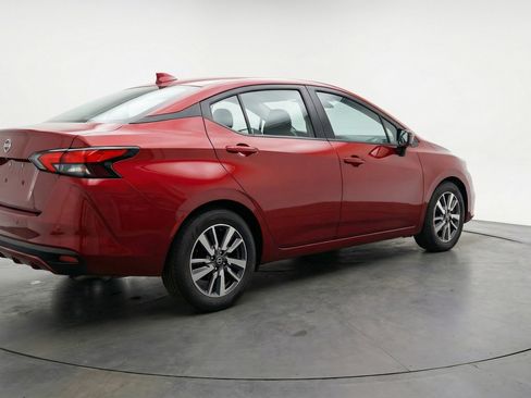 Used 2025 Nissan Versa SV image 9