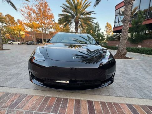 Used 2023 Tesla Model 3 Standard Range image 2