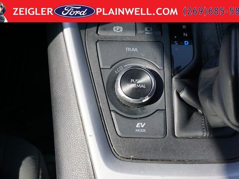 Used 2023 Toyota RAV4 XLE w/ XLE Grade Weather Package AWD/4WD image 21