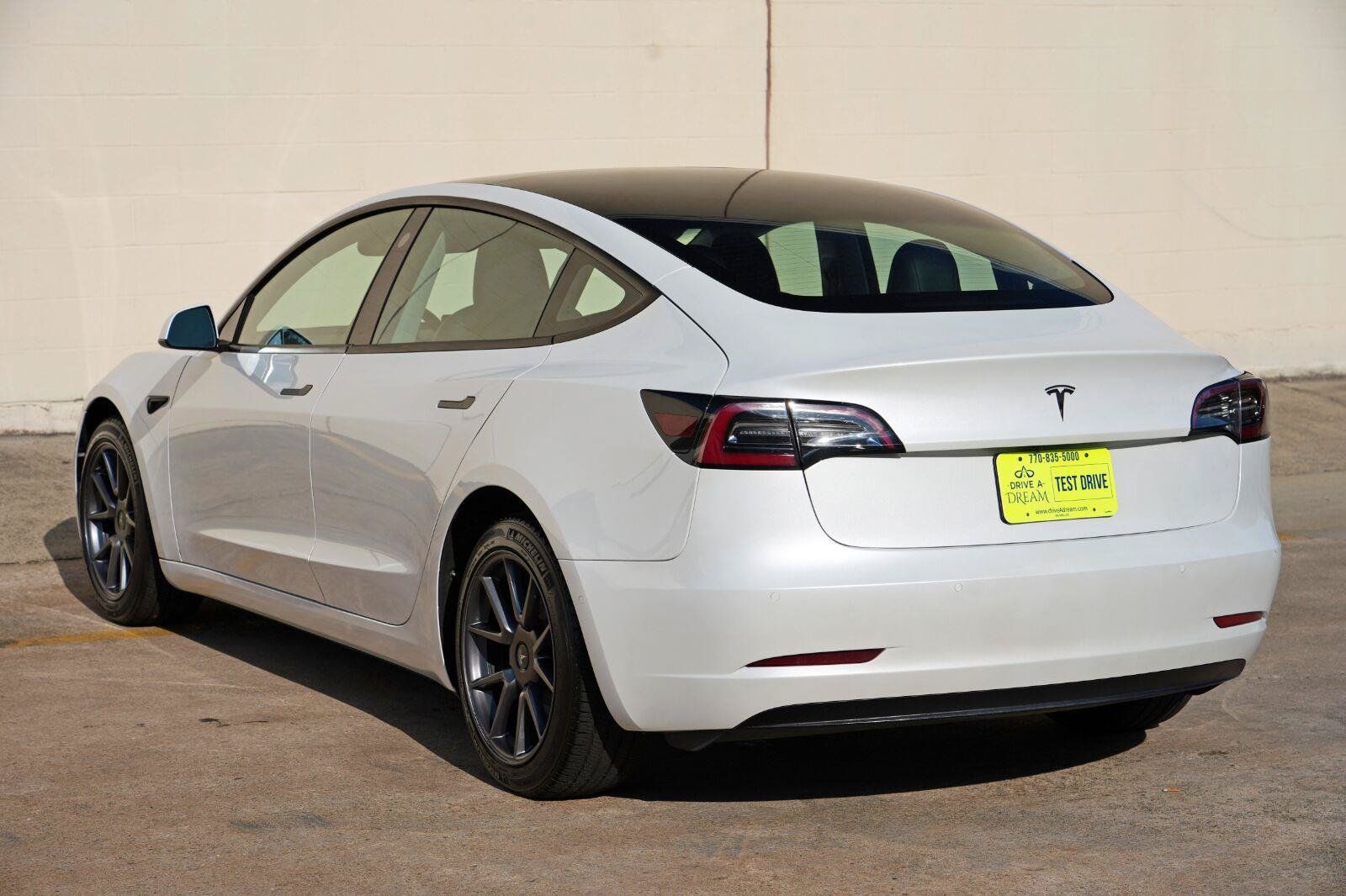 Used 2022 Tesla Model 3 Standard Range RWD image 47