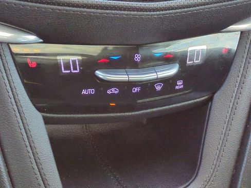 Used 2020 Cadillac XT5 Premium Luxury w/ LPO, Floor Liner Package image 23